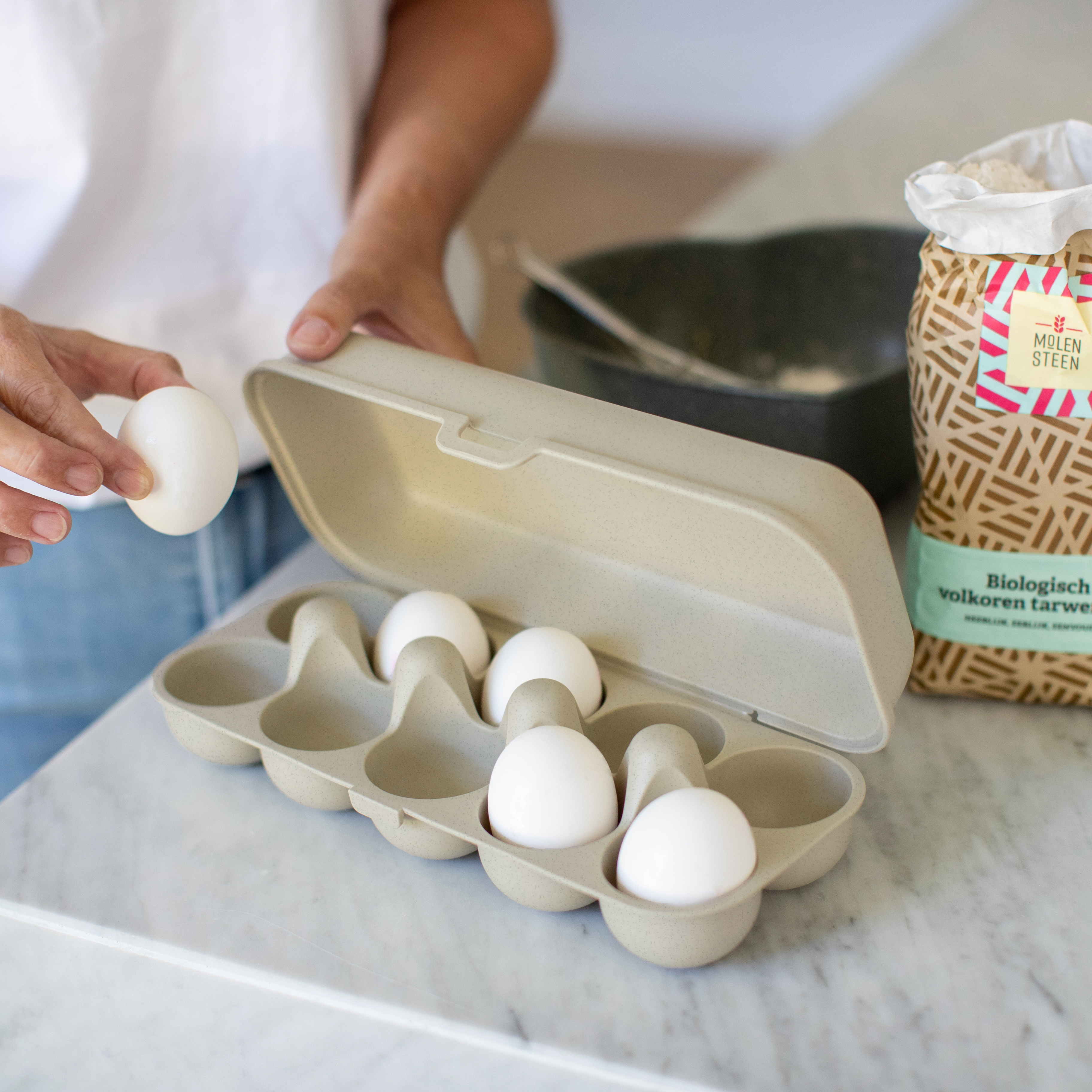 Eierdoos KOZIOL 7179700 Eggs to Go / nature / desert sand