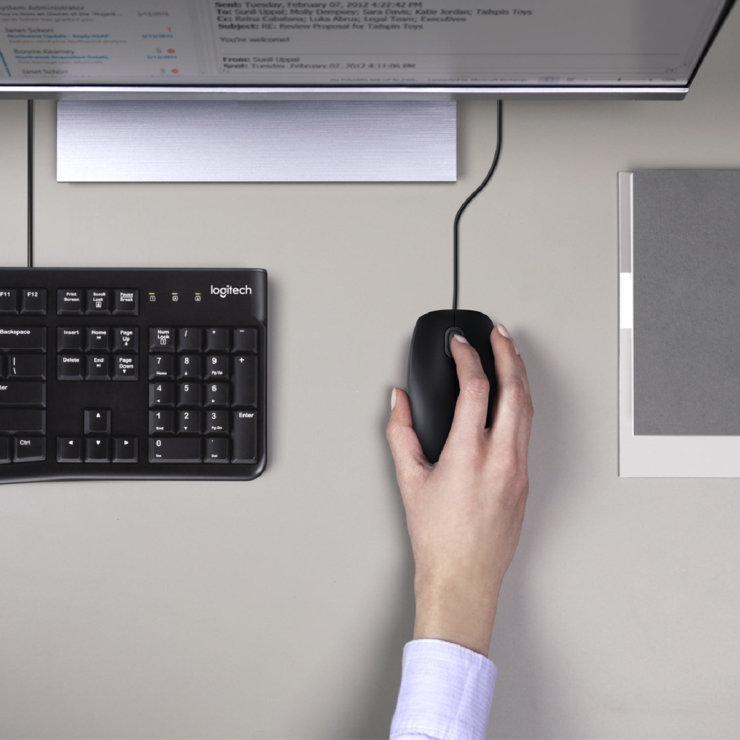 Logitech MK120 Desktop Wireless Keyboard + Muis