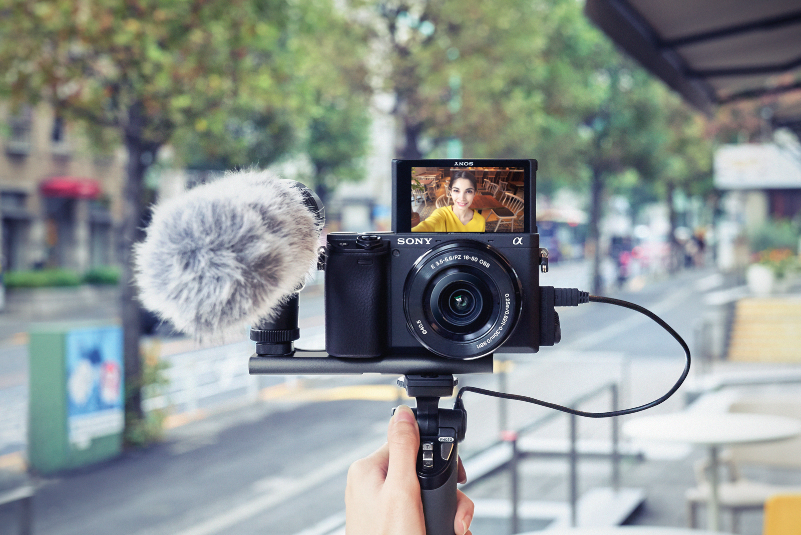 Sony α 6400 + SELP1650 MILC 24,2 MP CMOS 6000 x 4000 pixels Noir