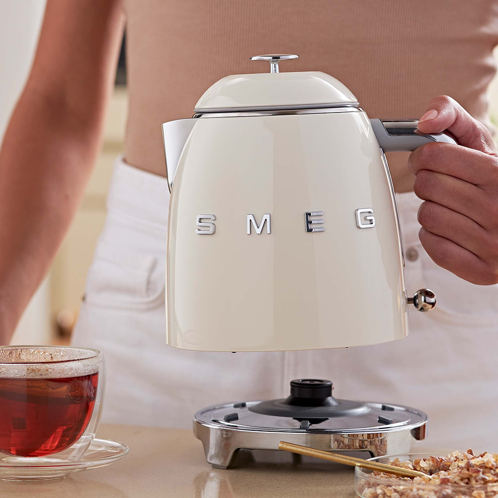 Waterkoker SMEG KLF05CREU 0,8L / Crème