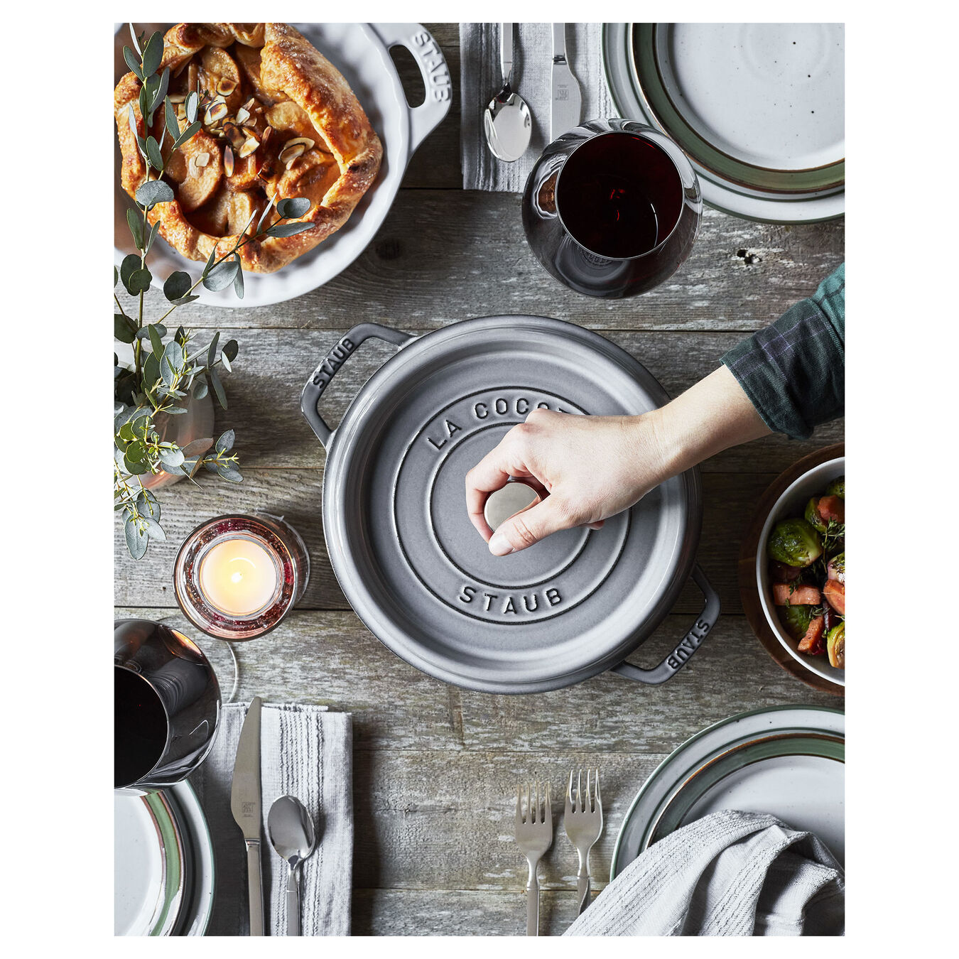Staub ronde cocotte 24cm grijs 1102418
