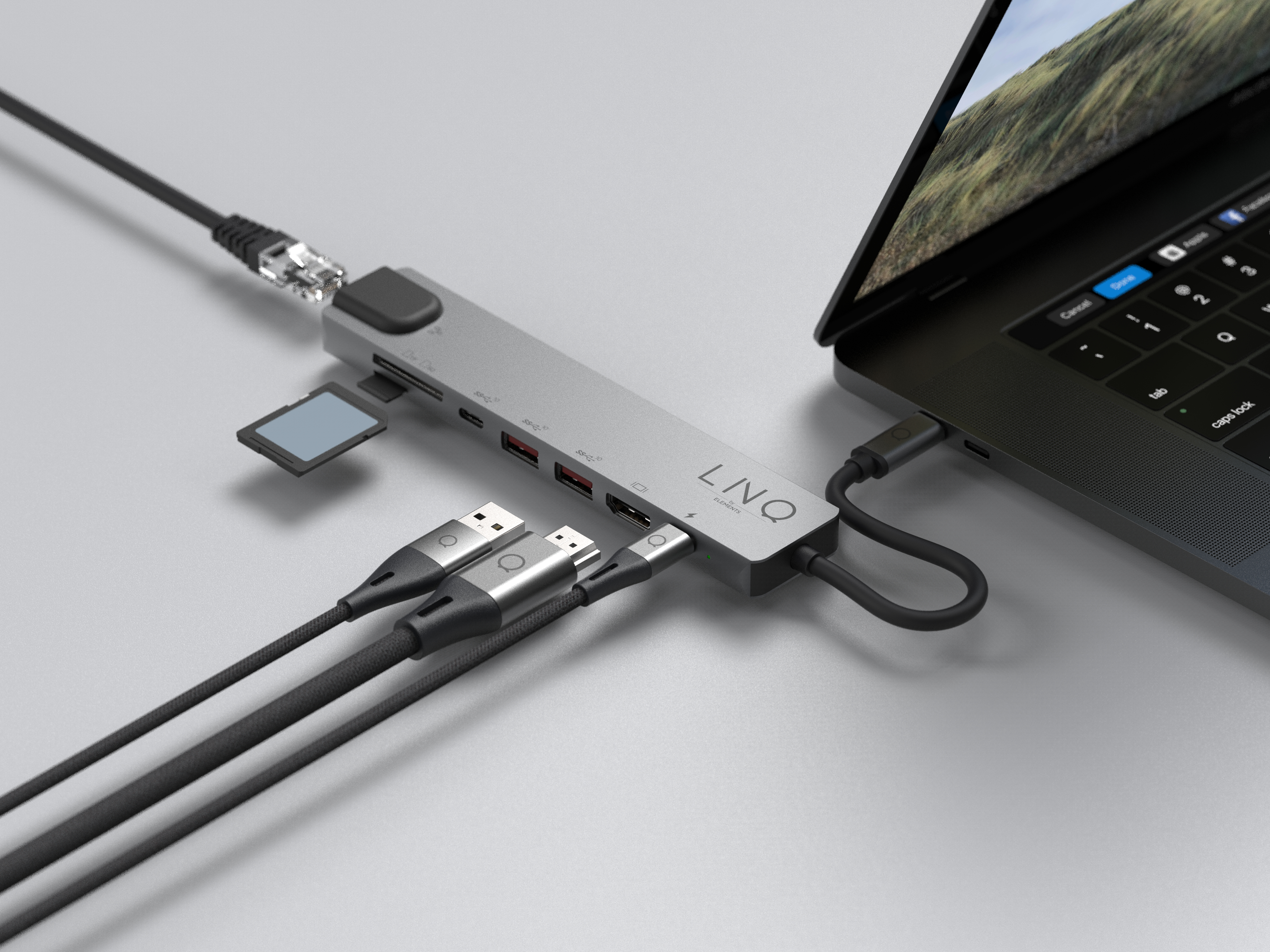 Linq 8 in 1 Pro Multiport Hub