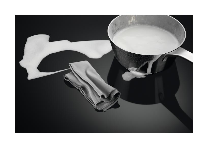AEG KOOKPLAAT MET AFZUIGING CCE84751CB