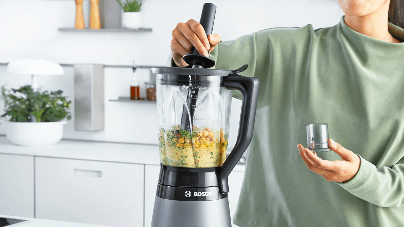 Bosch blender 1200w MMB6174S