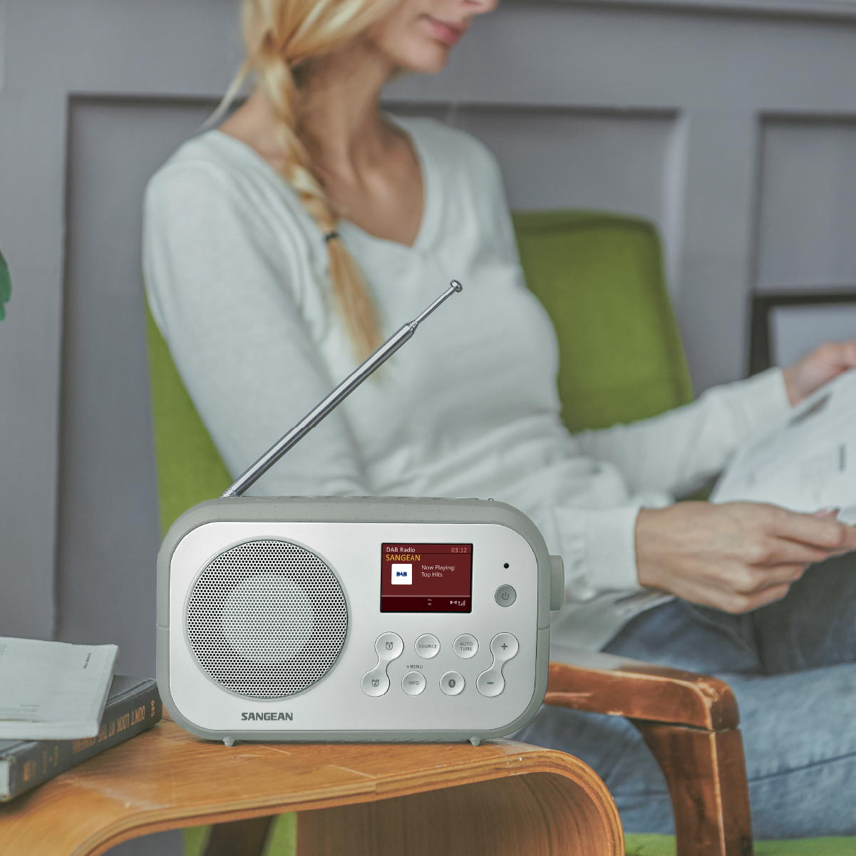 DAB+ radio SANGEAN Traveller 420 grijs/wit