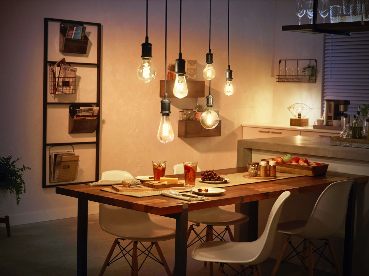 Lamp PHILIPS HUE Filament White E27 ST64