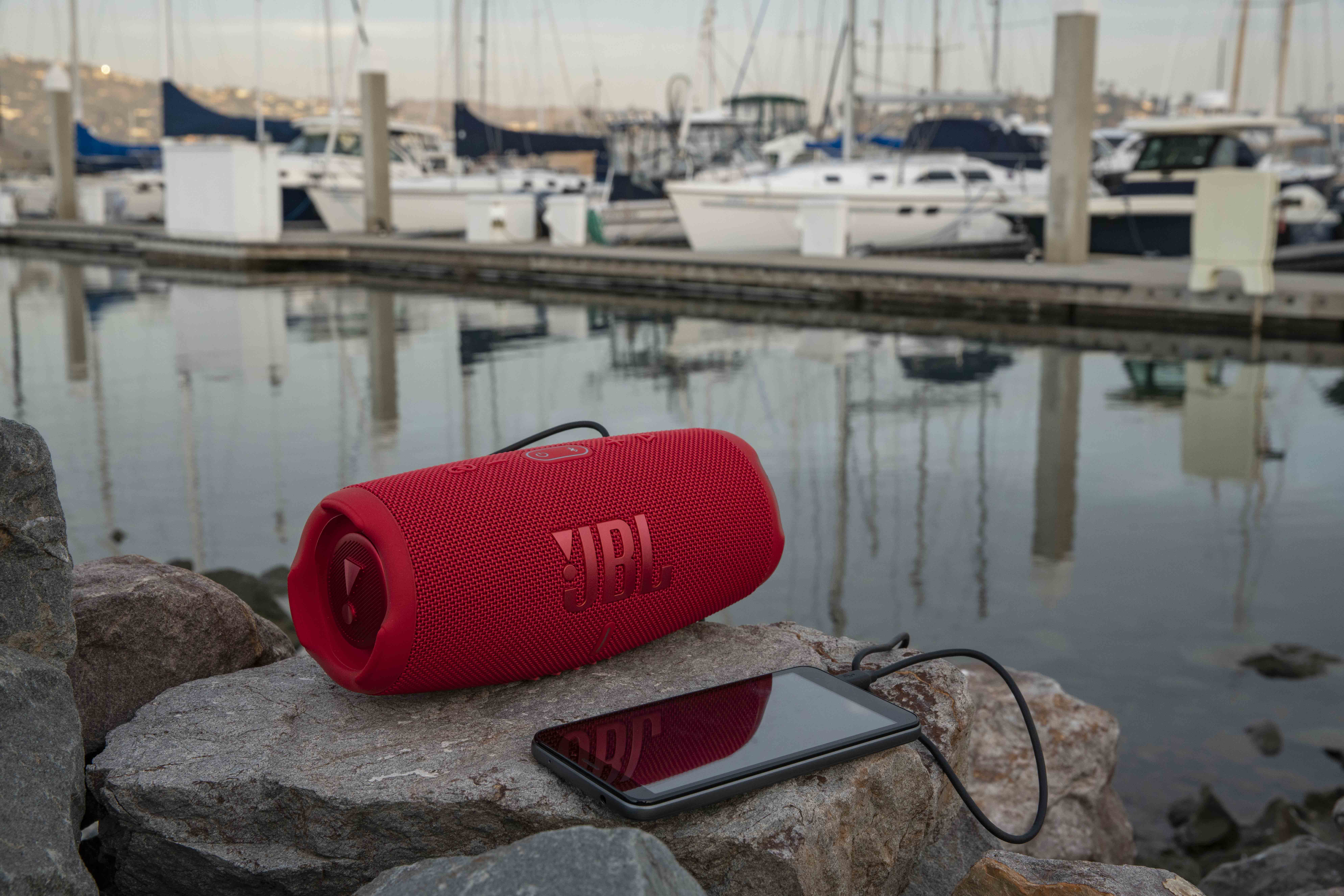 JBL enceinte bluetooth charge 5 rouge JBL enceinte bluetooth charge 5 rouge