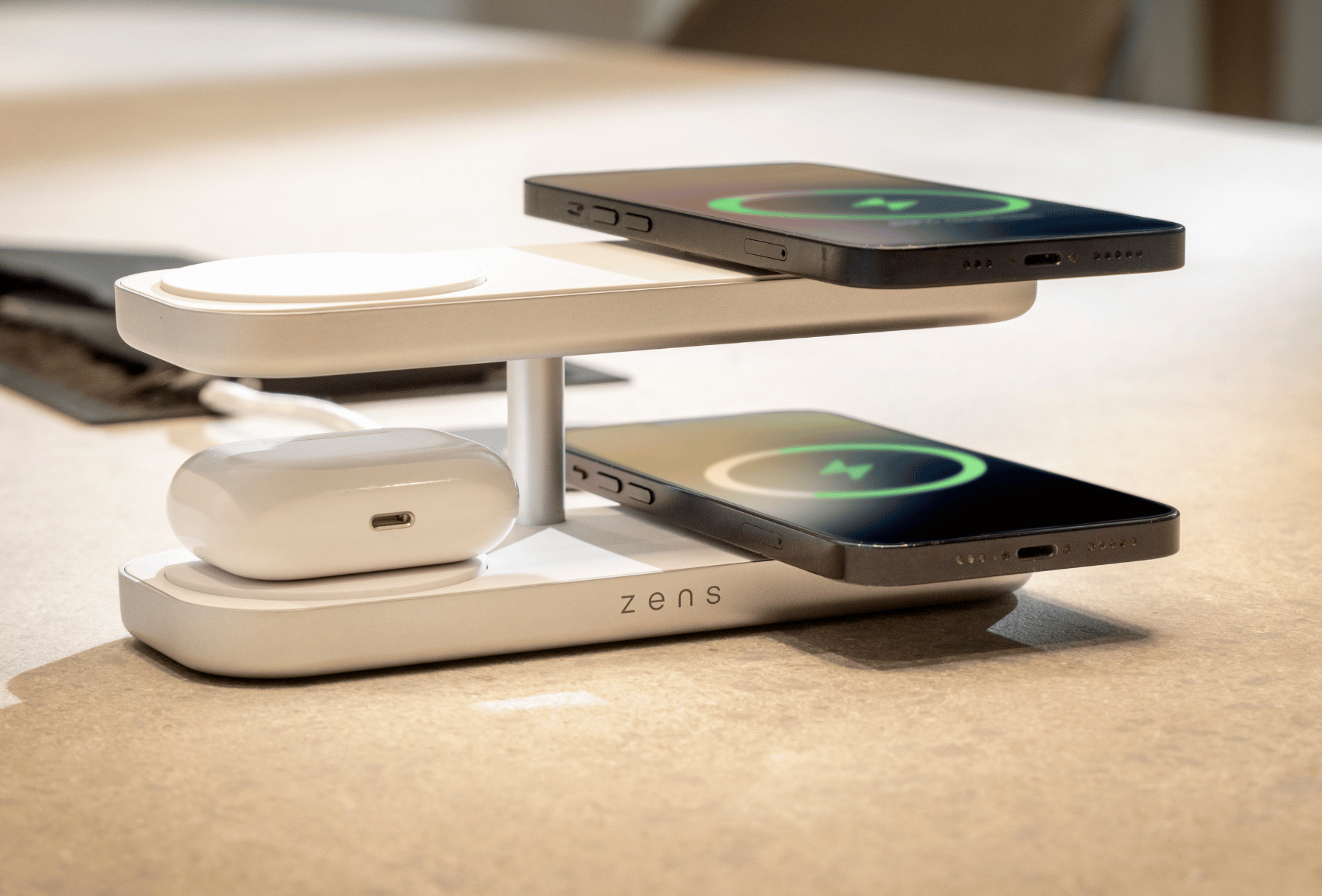 ZENS Quattro Charger Pro 4 - 4x Magsafe 15W White