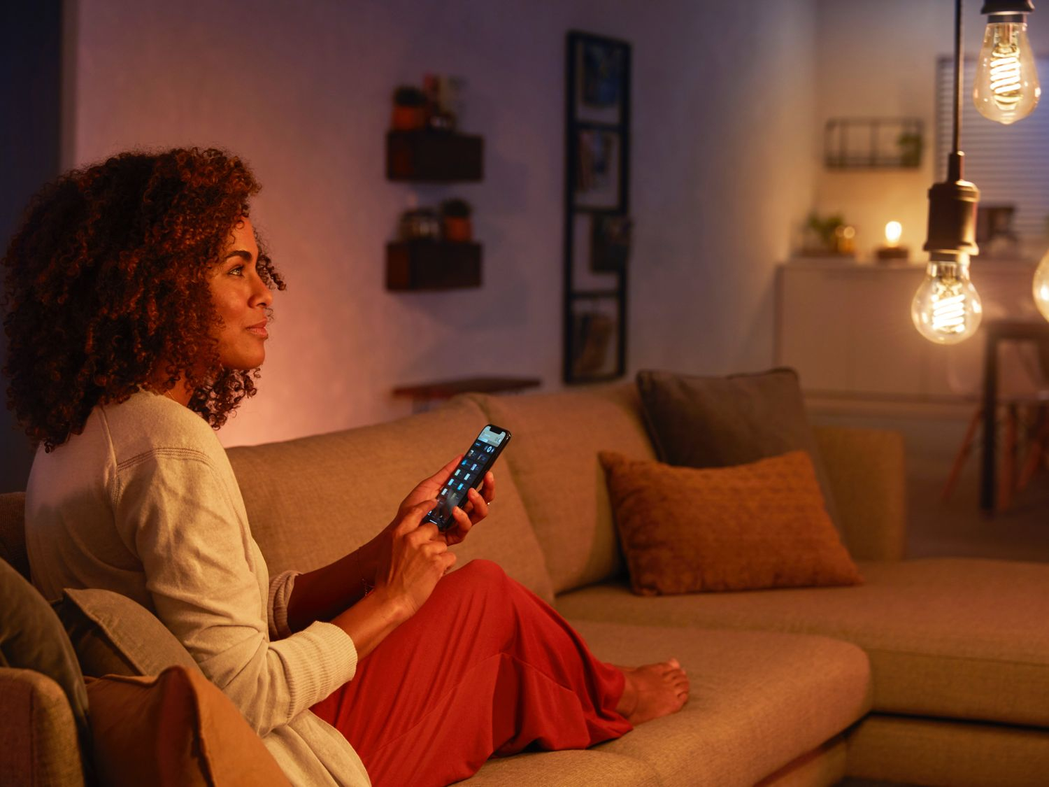 Lamp PHILIPS HUE Filament White E27 ST64