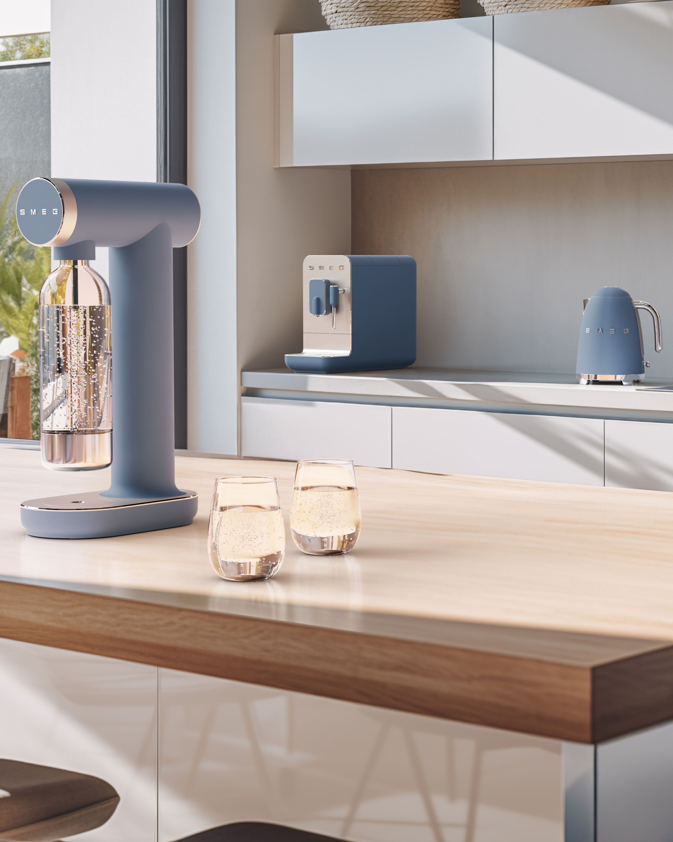 Bruiswatertoestel SMEG SKC01SBM Tritan Renew fles / 1L / storm blue
