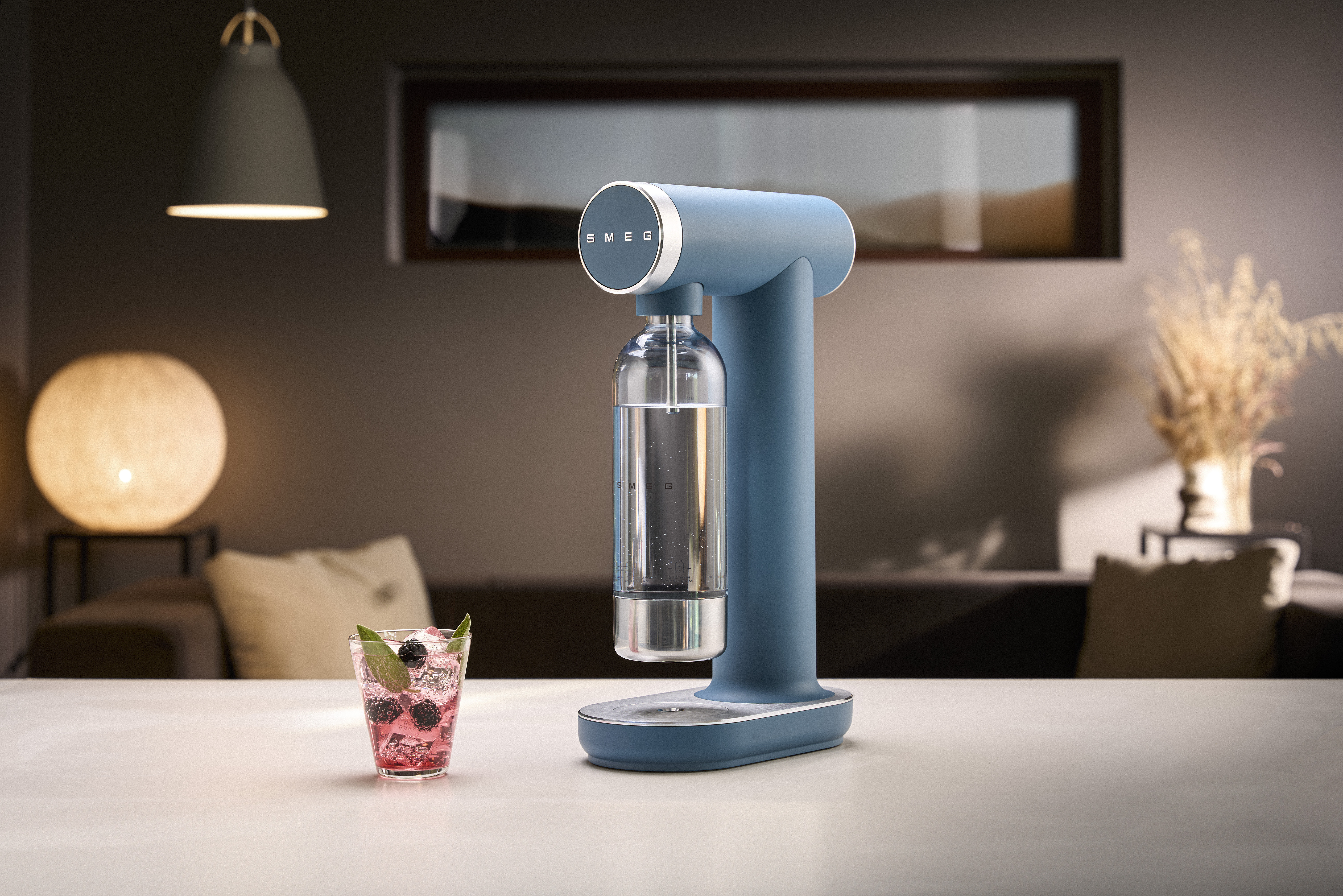 Bruiswatertoestel SMEG SKC01SBM Tritan Renew fles / 1L / storm blue