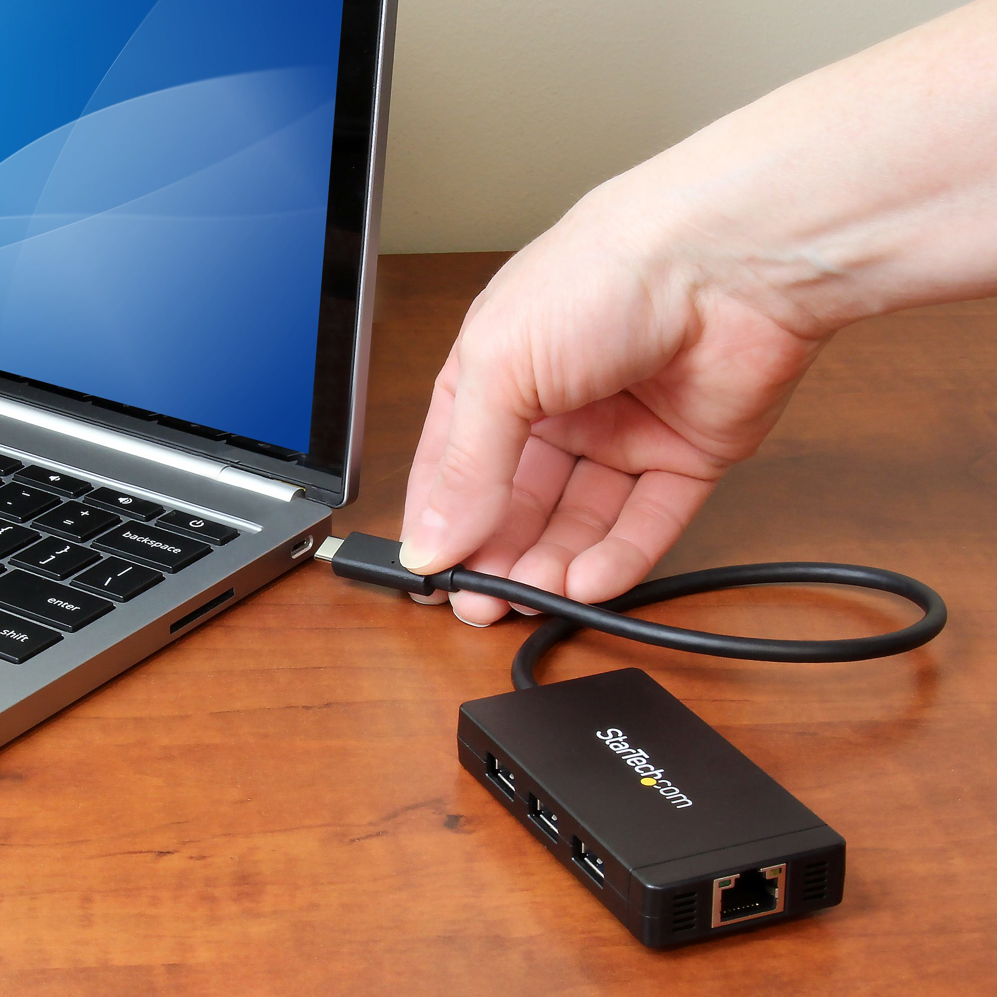 StarTech.com 3 poorts USB C naar USB-A hub met Gigabit Ethernet - USB-C naar 3x USB-A - USB 3.0 (5Gbps) - Inclusief voedingsadapter