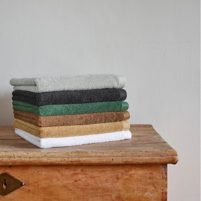 Badhanddoek Aquanova OSLTWL-299 Oslo Gotscotton 70x130 Ginge