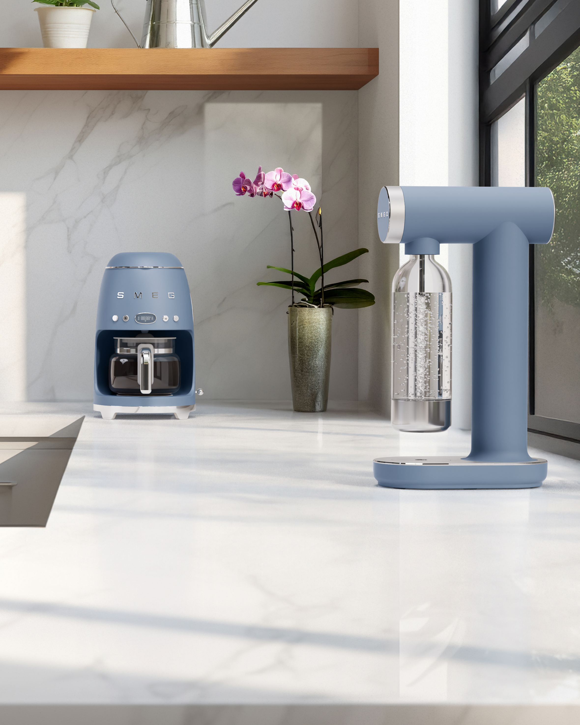 Bruiswatertoestel SMEG SKC01SBM Tritan Renew fles / 1L / storm blue