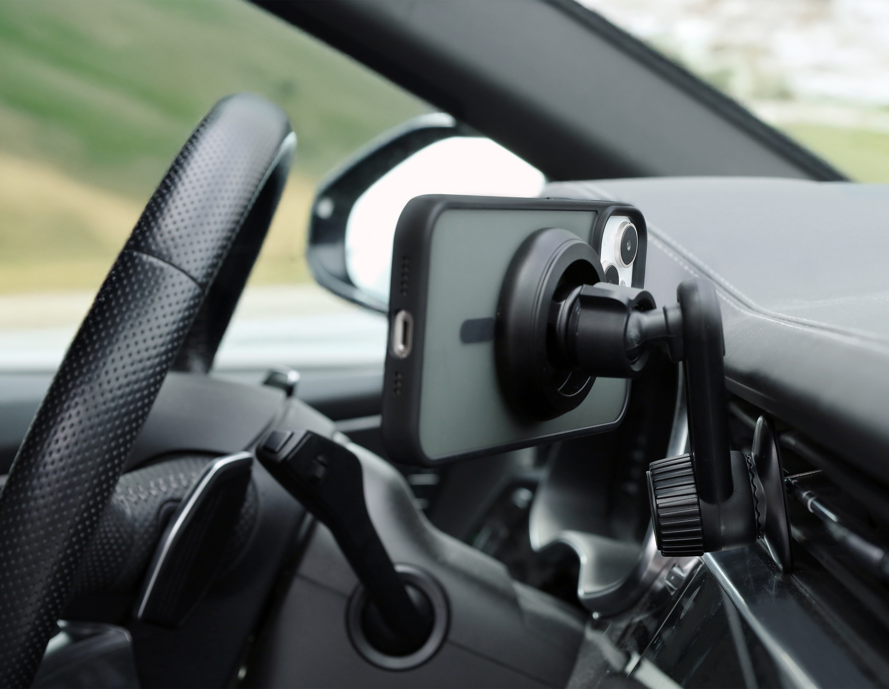 Mobiparts MagSafe Holder with adjustable Air Vent Mount Black