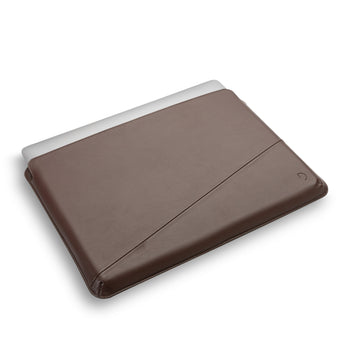 Decoded Leather Frame Sleeve for Macbook 16 inch brown