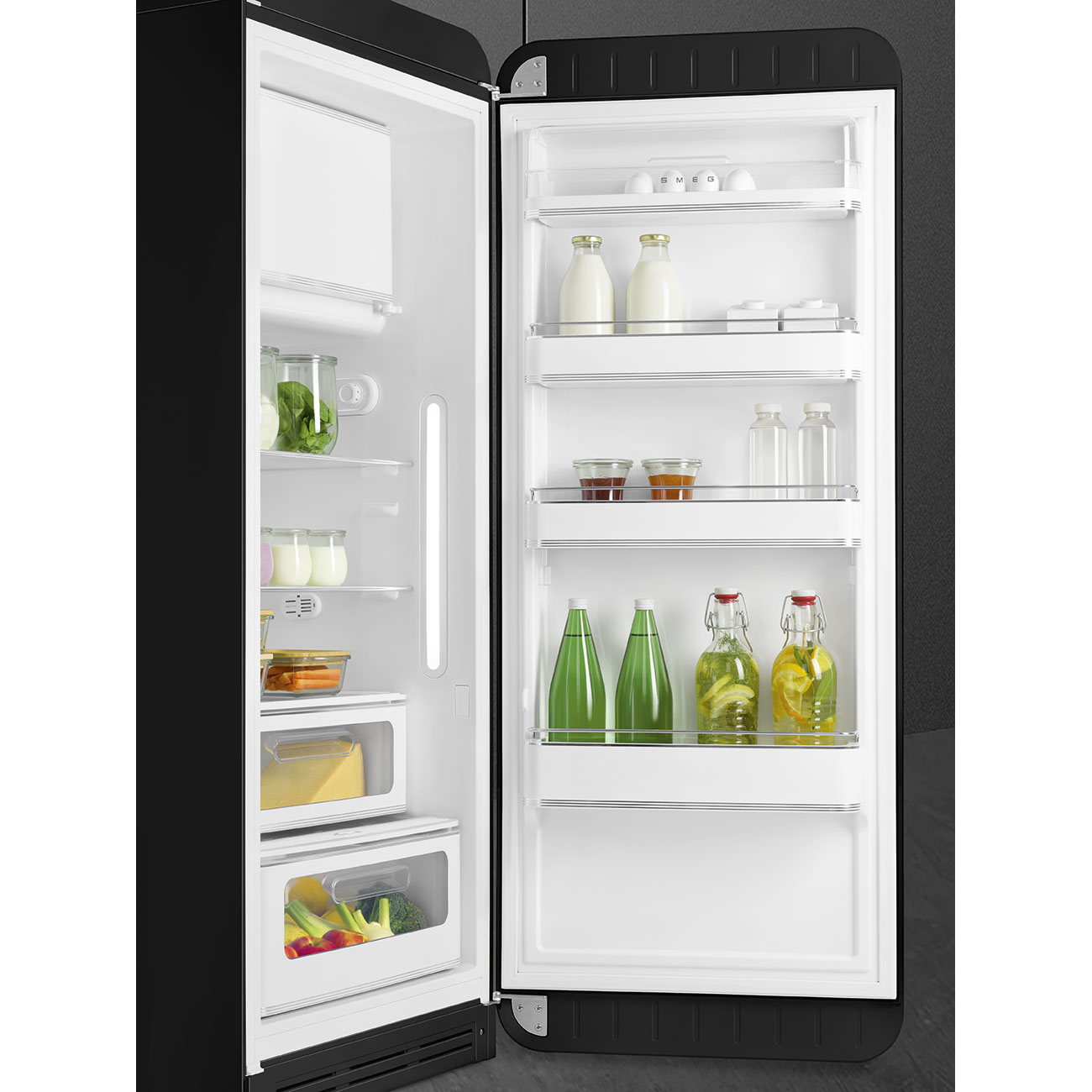 Koelkast SMEG FAB28RBL6 50's Style / C / 244L+26L / 153cm / zwart