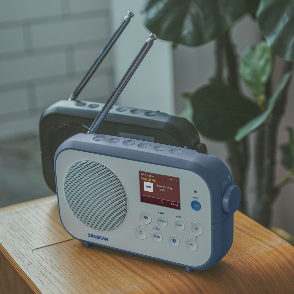DAB+ radio SANGEAN Traveller 420 white/stone blue