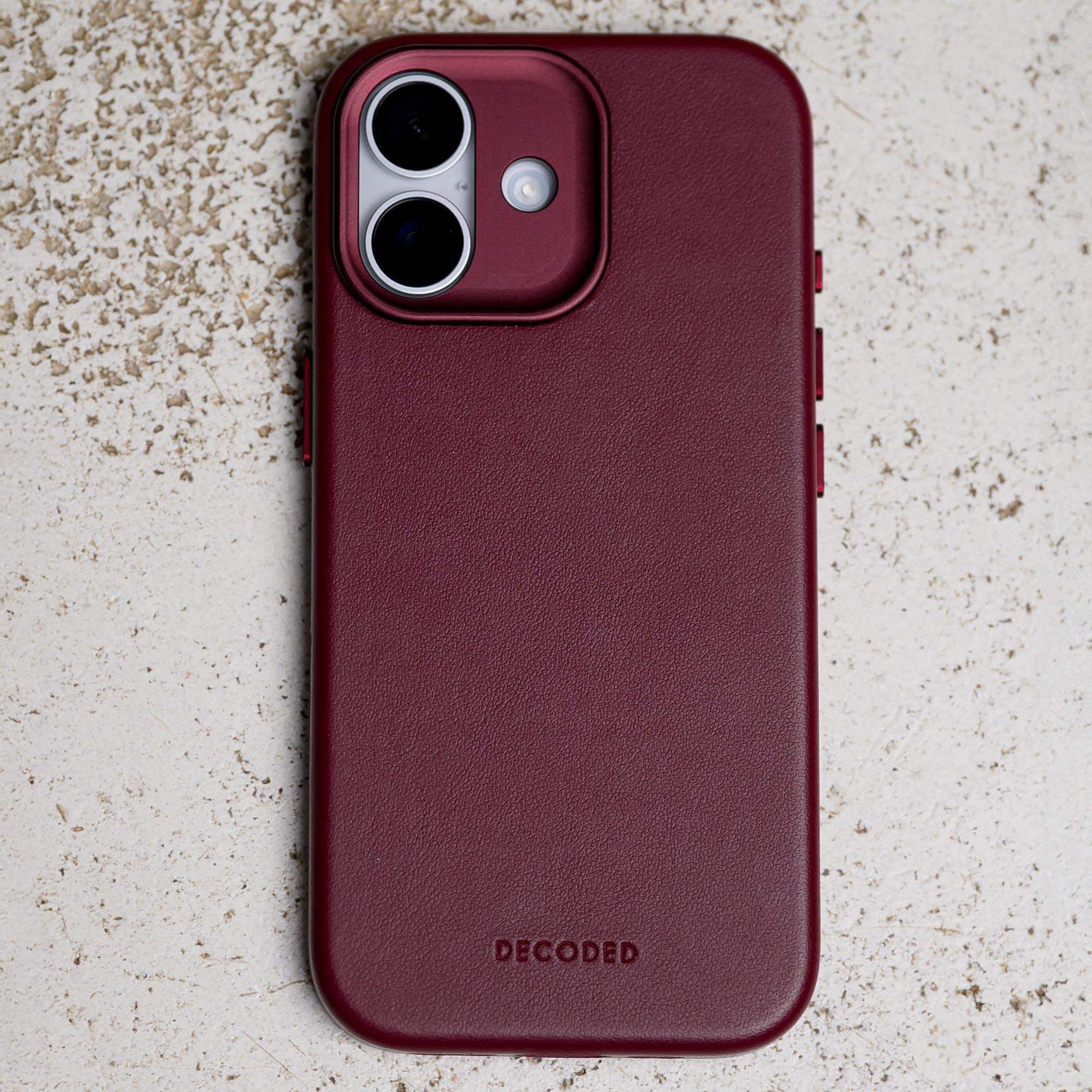 Decoded Leather Backcover Apple iPhone 17 Dark Ruby