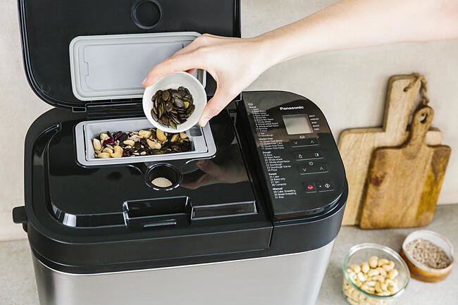 Broodbakoven PANASONIC SD-YR2550-SXE / zwart / 31 progr. / noten-en gistdispenser