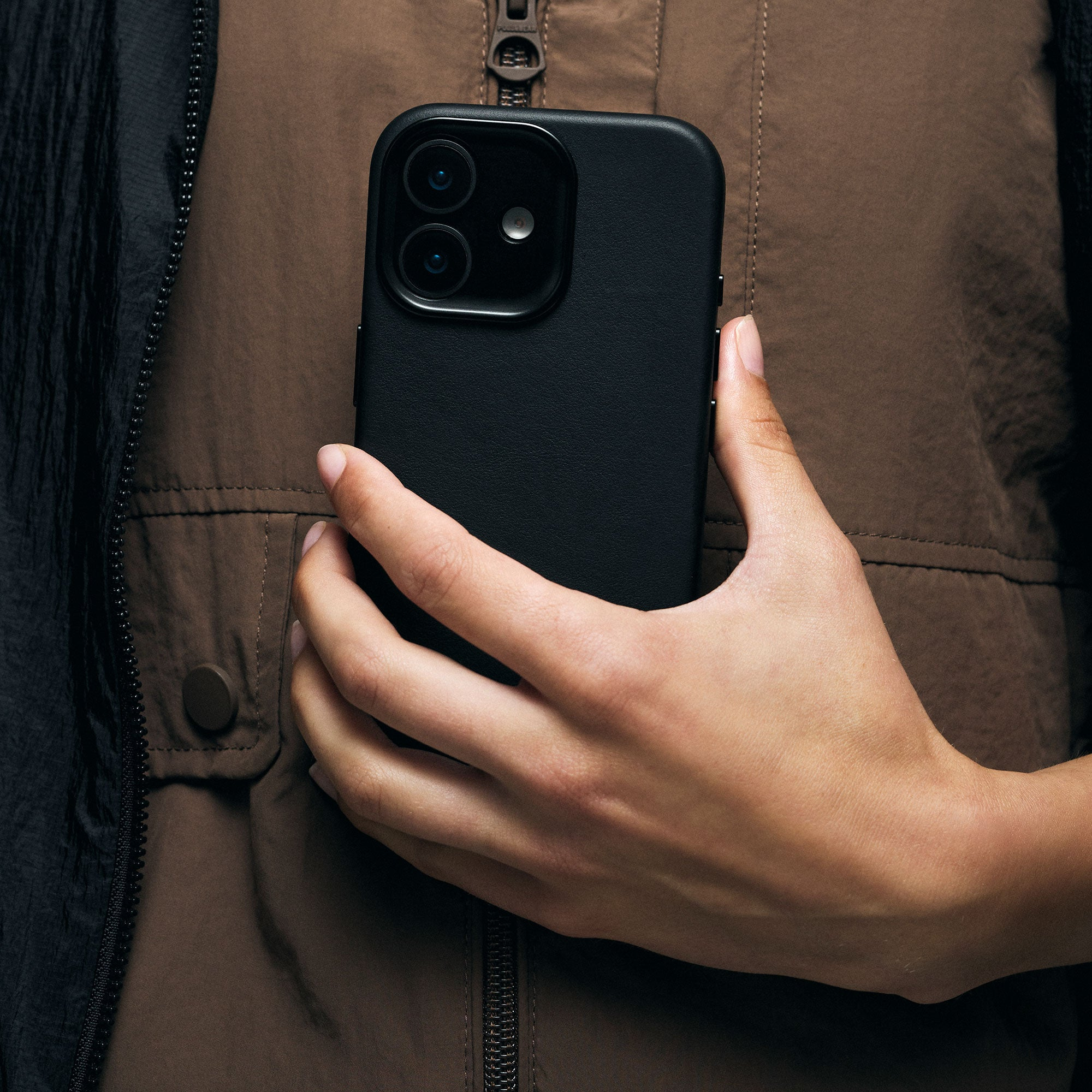 Decoded Leather Backcover Apple iPhone 17 Black