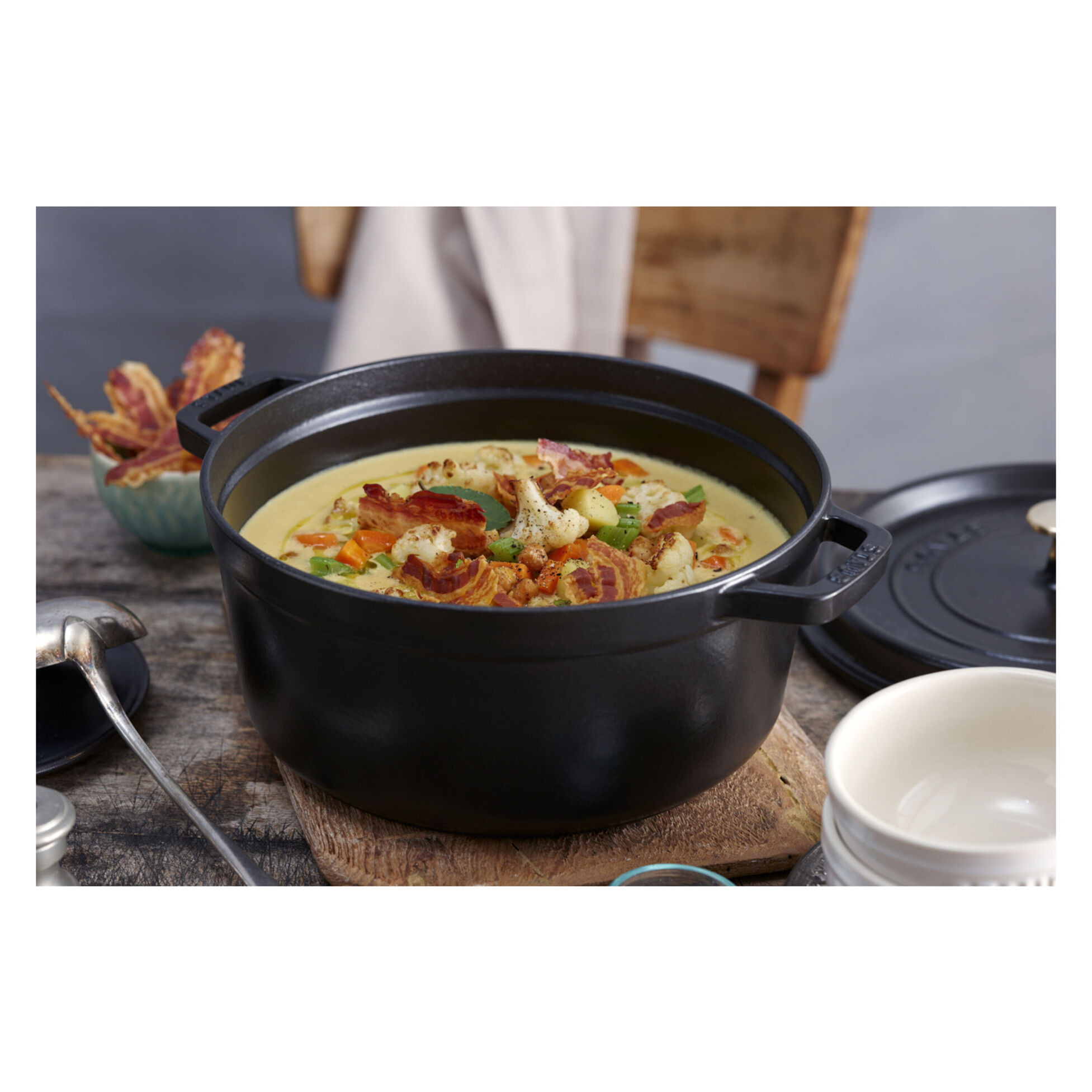 Staub ronde cocotte 26cm zwart 1102625