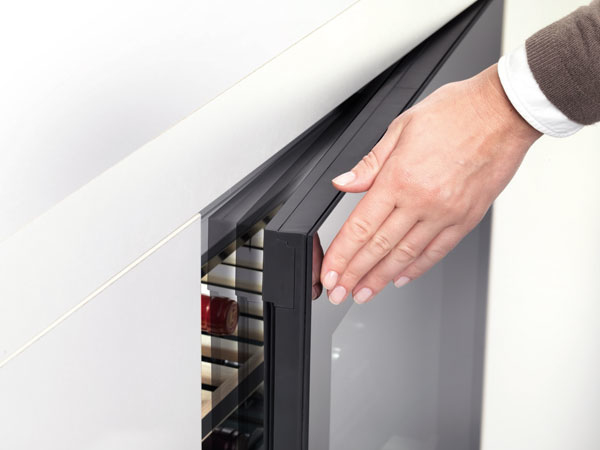 Miele KWT 6322 UG Refroidisseur de vin compresseur Intégré Noir 34 bouteille(s)