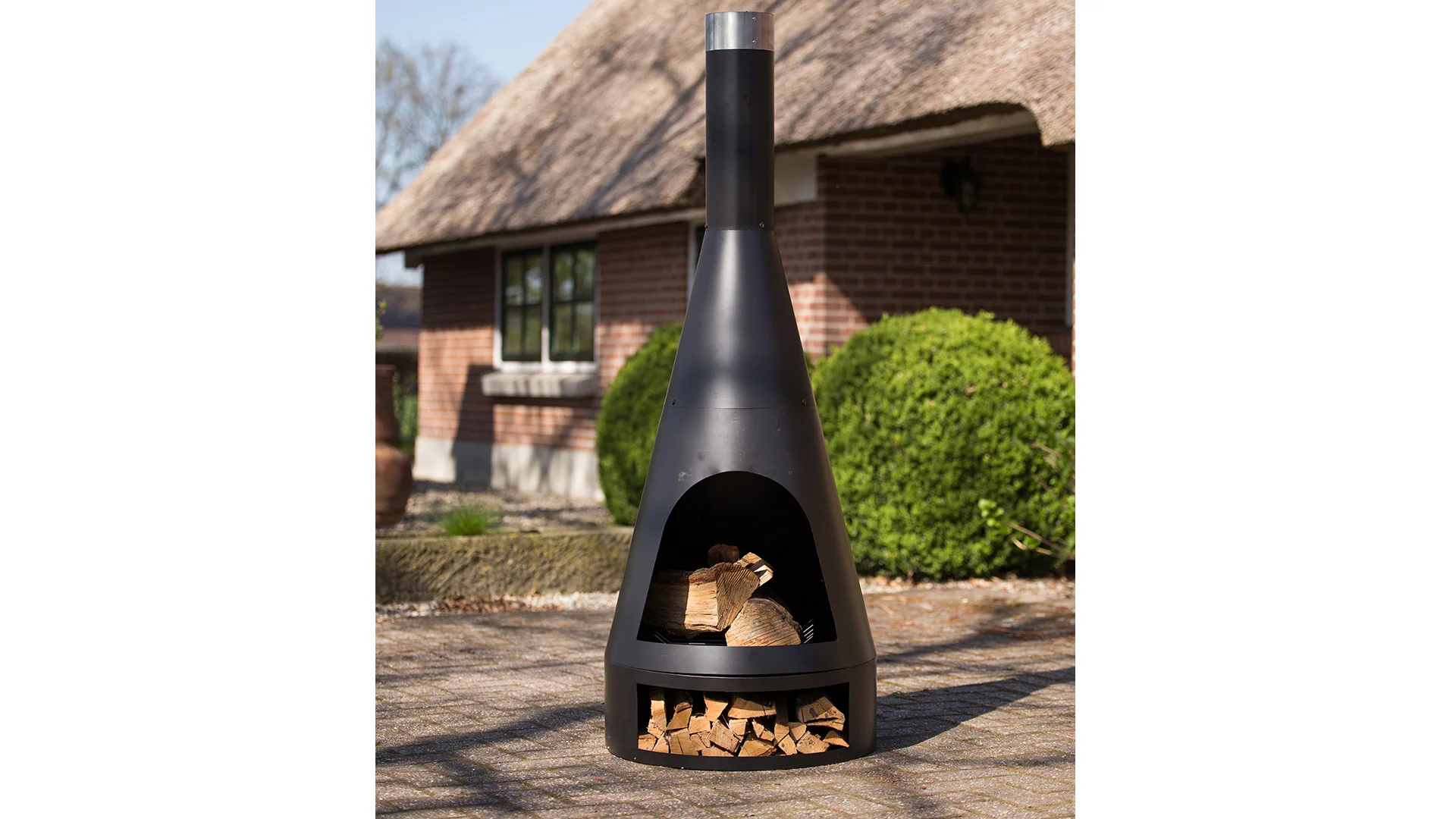 Terrashaard REDFIRE 84051 KingstonLarge with wood storage