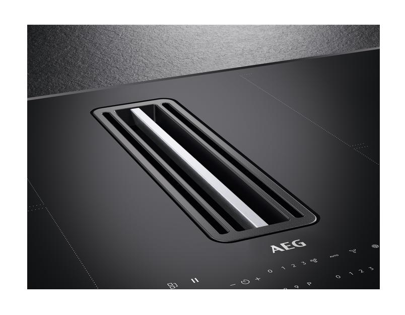 AEG KOOKPLAAT MET AFZUIGING CCE84751CB